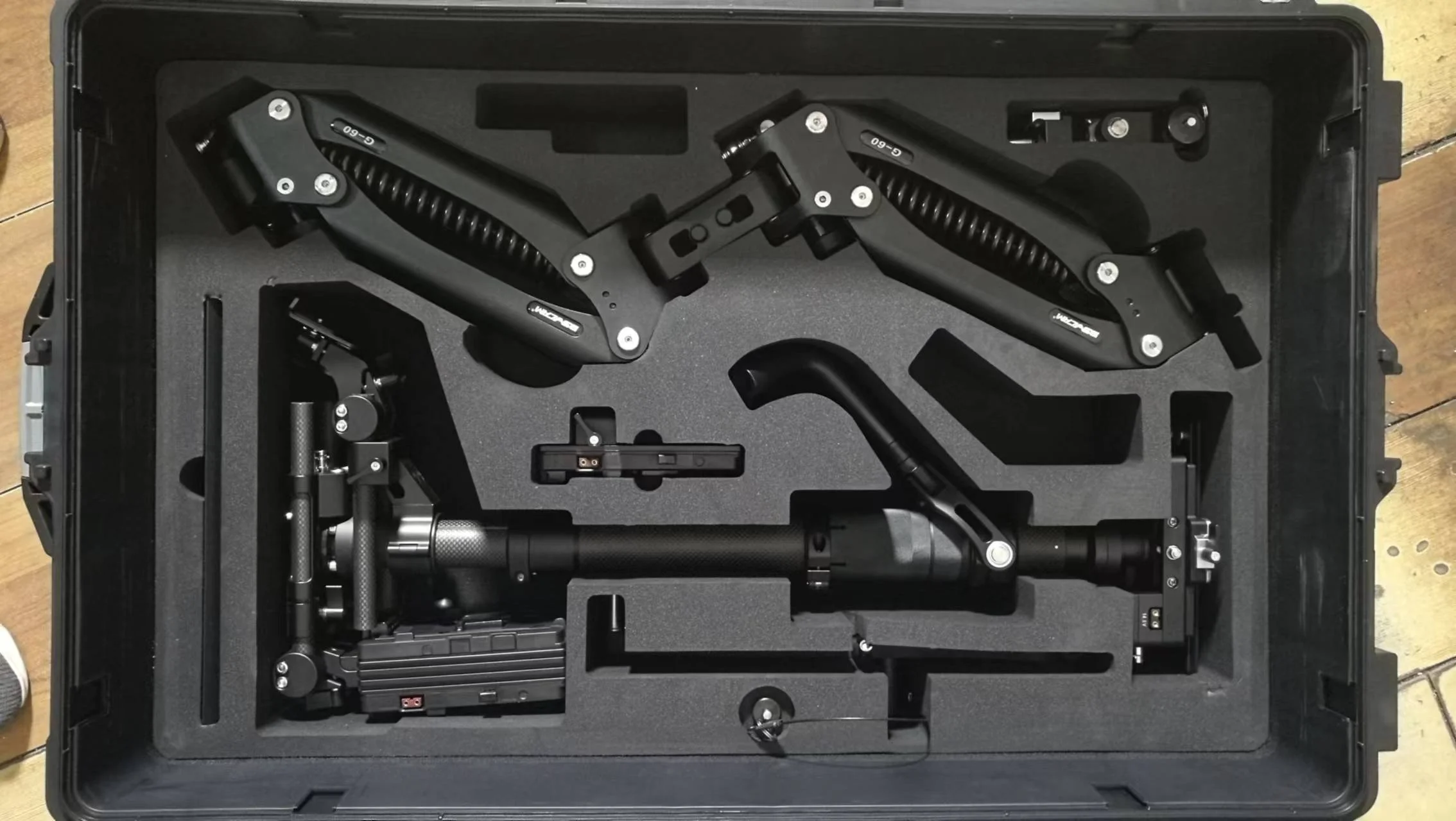 BSW专业广电级斯坦尼康稳定器，需要专业稳定拍摄的朋友，找我们咨询吧